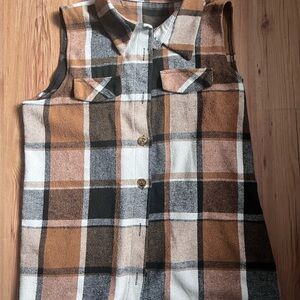 Plaid Button-Front Sleeveless Shirt Vest in Brown & Cream